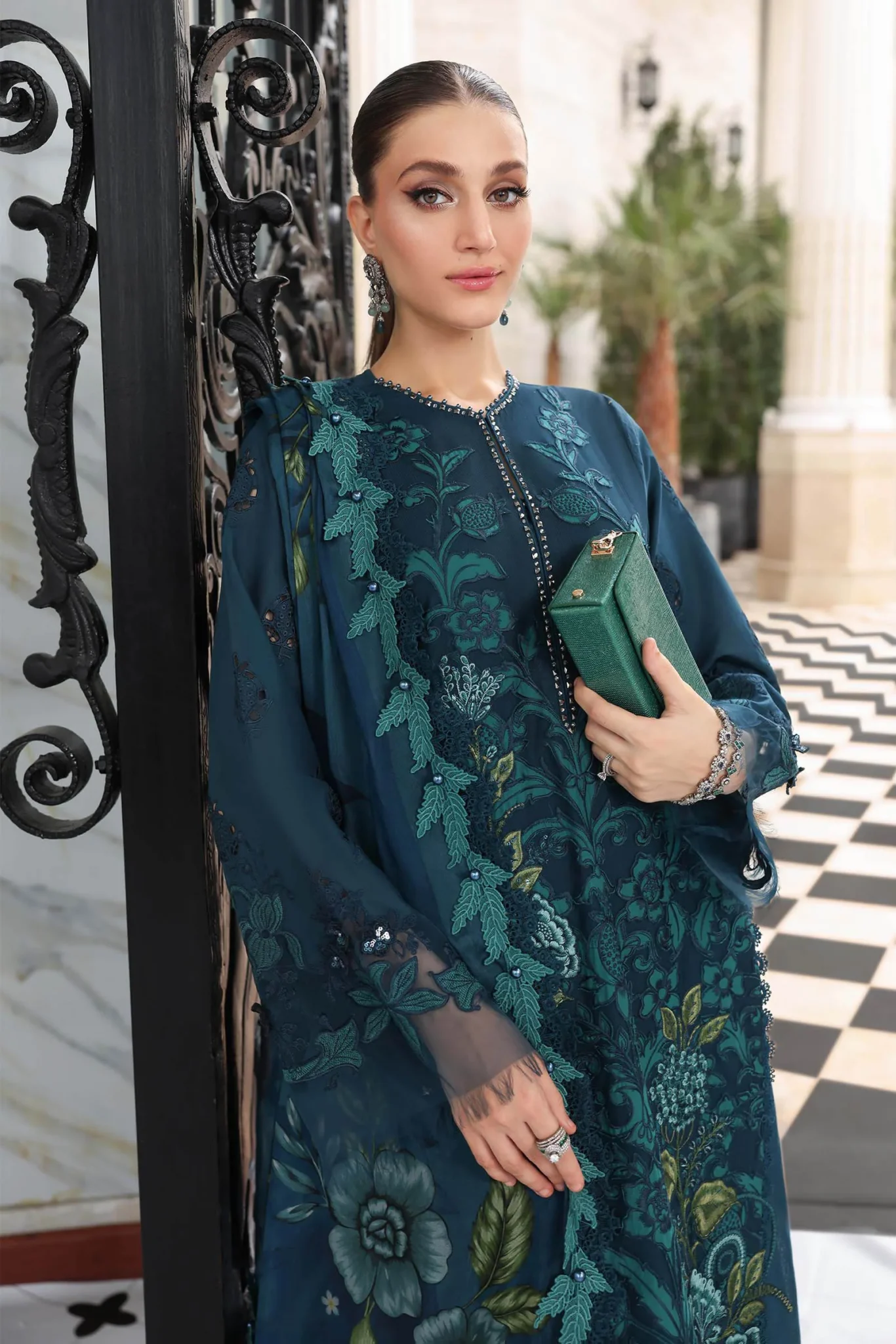 D6 Maria b Eid Lawn 4