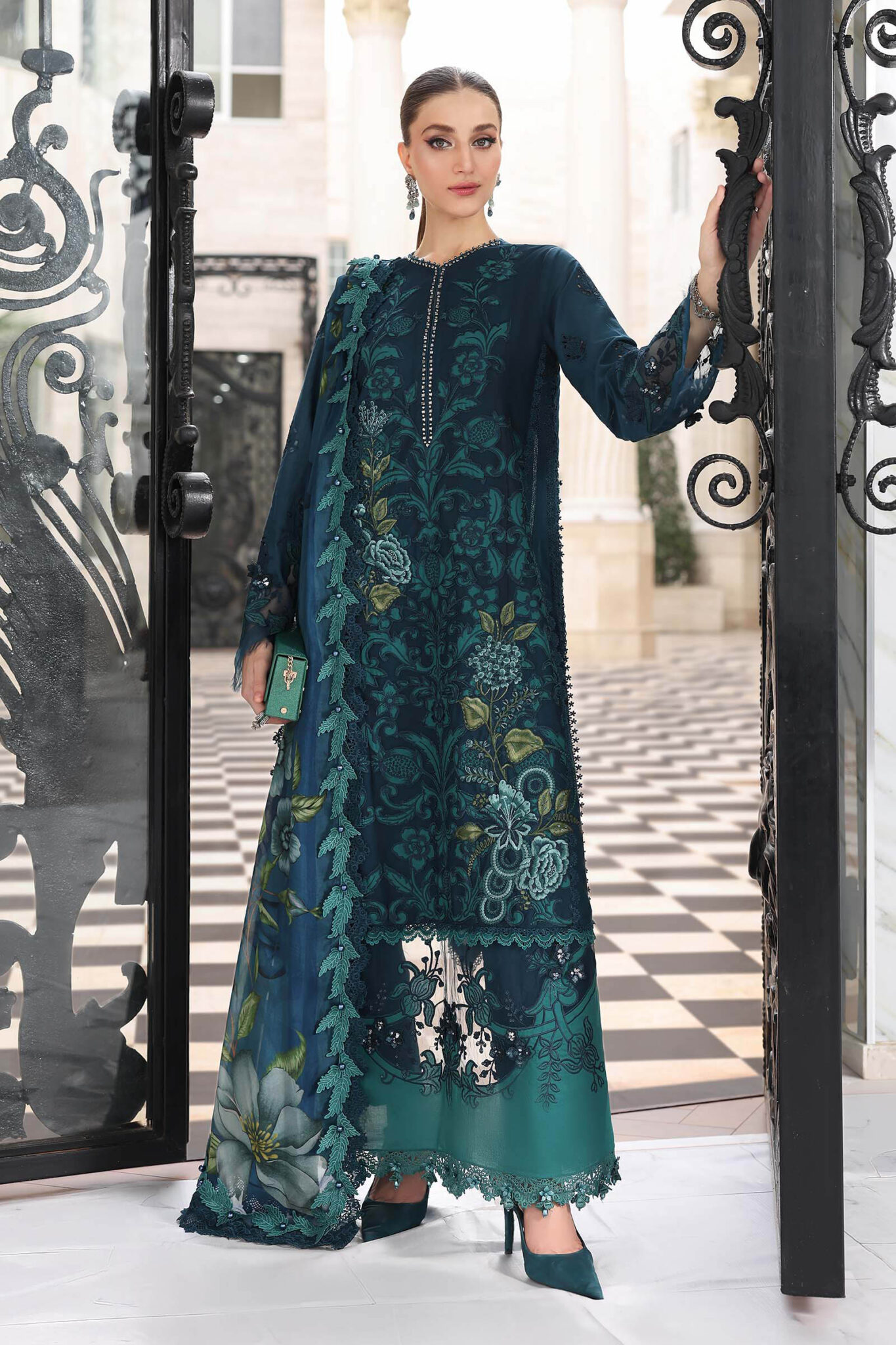 D6 Maria b Eid Lawn 5