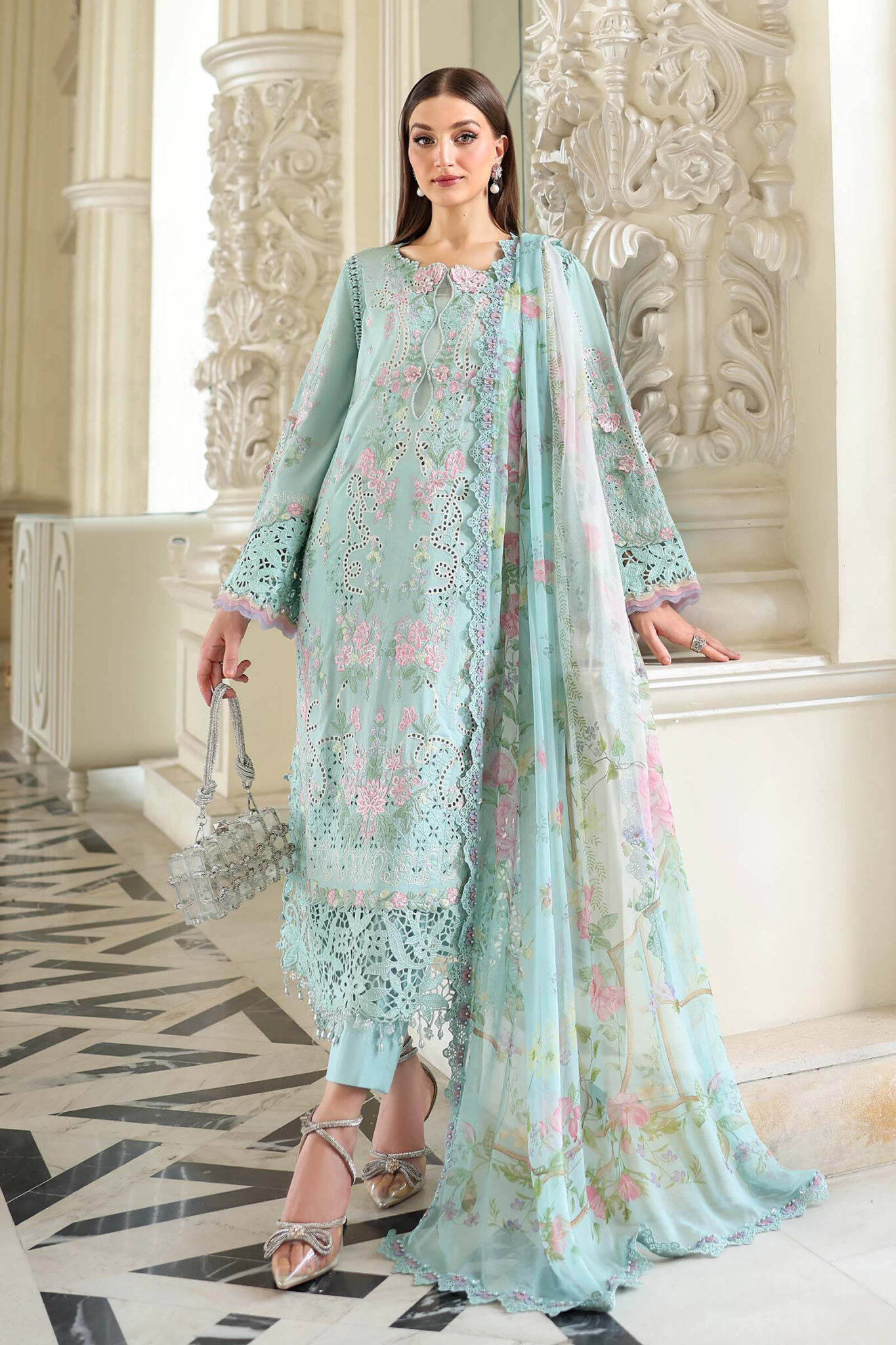D15 Maria b Eid Lawn