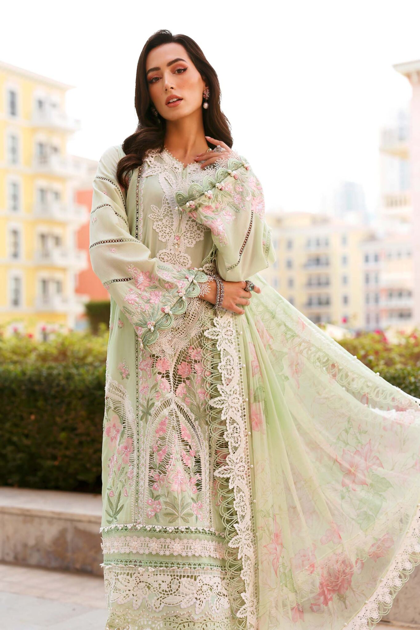 11A Maria B Luxury Lawn 3