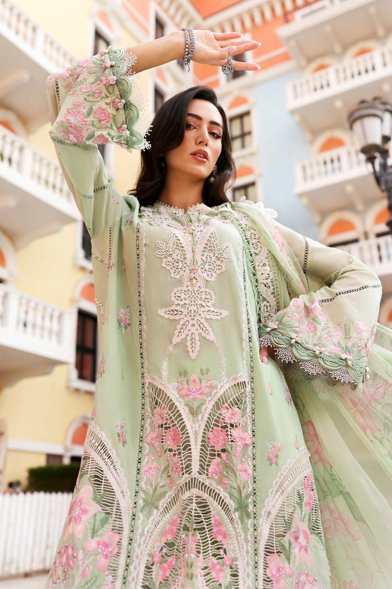 11A Maria B Luxury Lawn 4