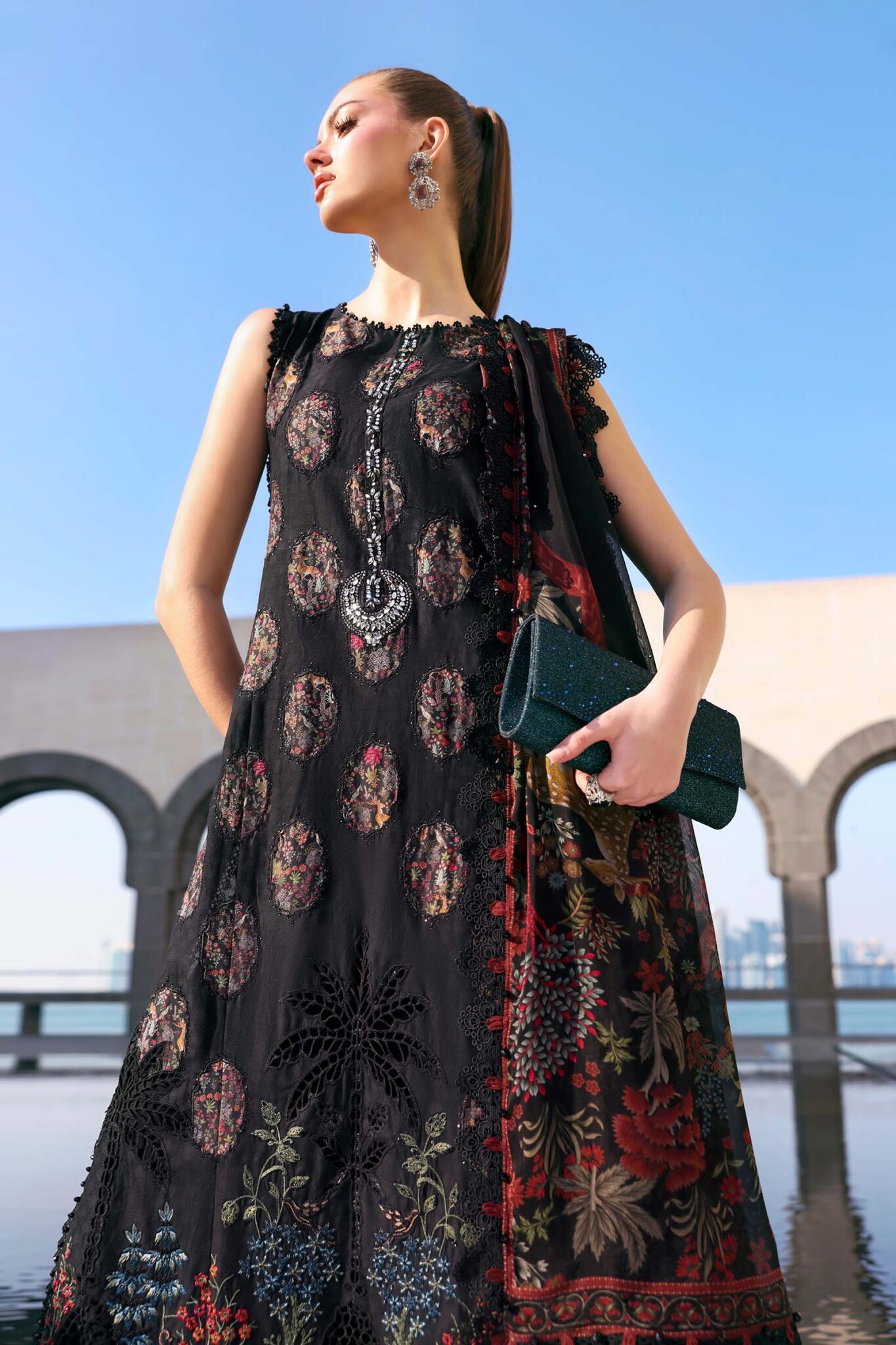 5B Maria B Luxury Lawn 4