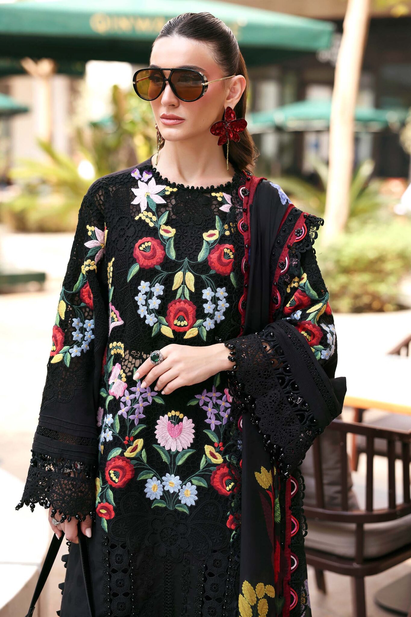 10B Maria B Luxury Lawn 4