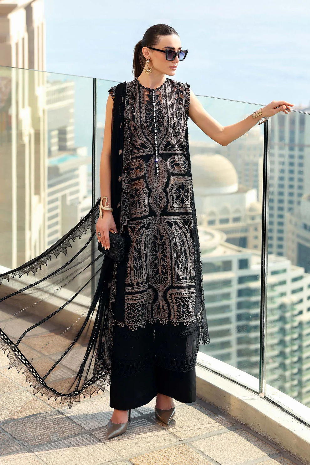 8B Maria B Luxury Lawn