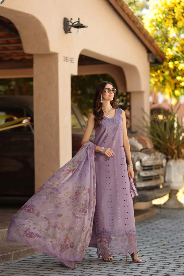 D4-A Noor Luxe Chickenkari by Saadia Asad