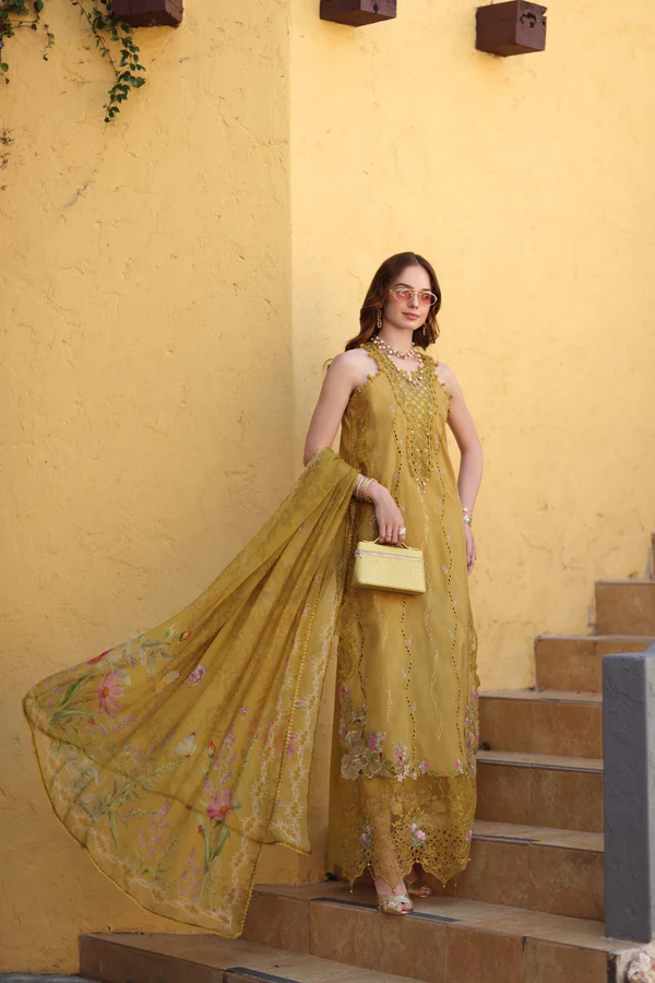 ID2-B Noor Luxe Chickenkari by Saadia Asad