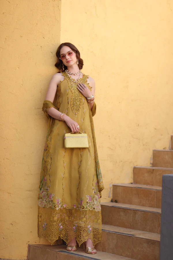 ID2-B Noor Luxe Chickenkari by Saadia Asad 2